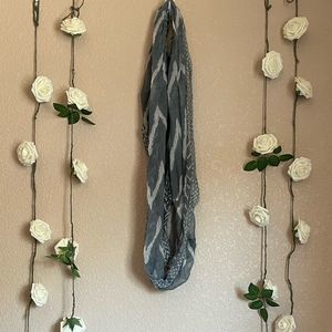 𝅺grey Patterned Infinity Scarf